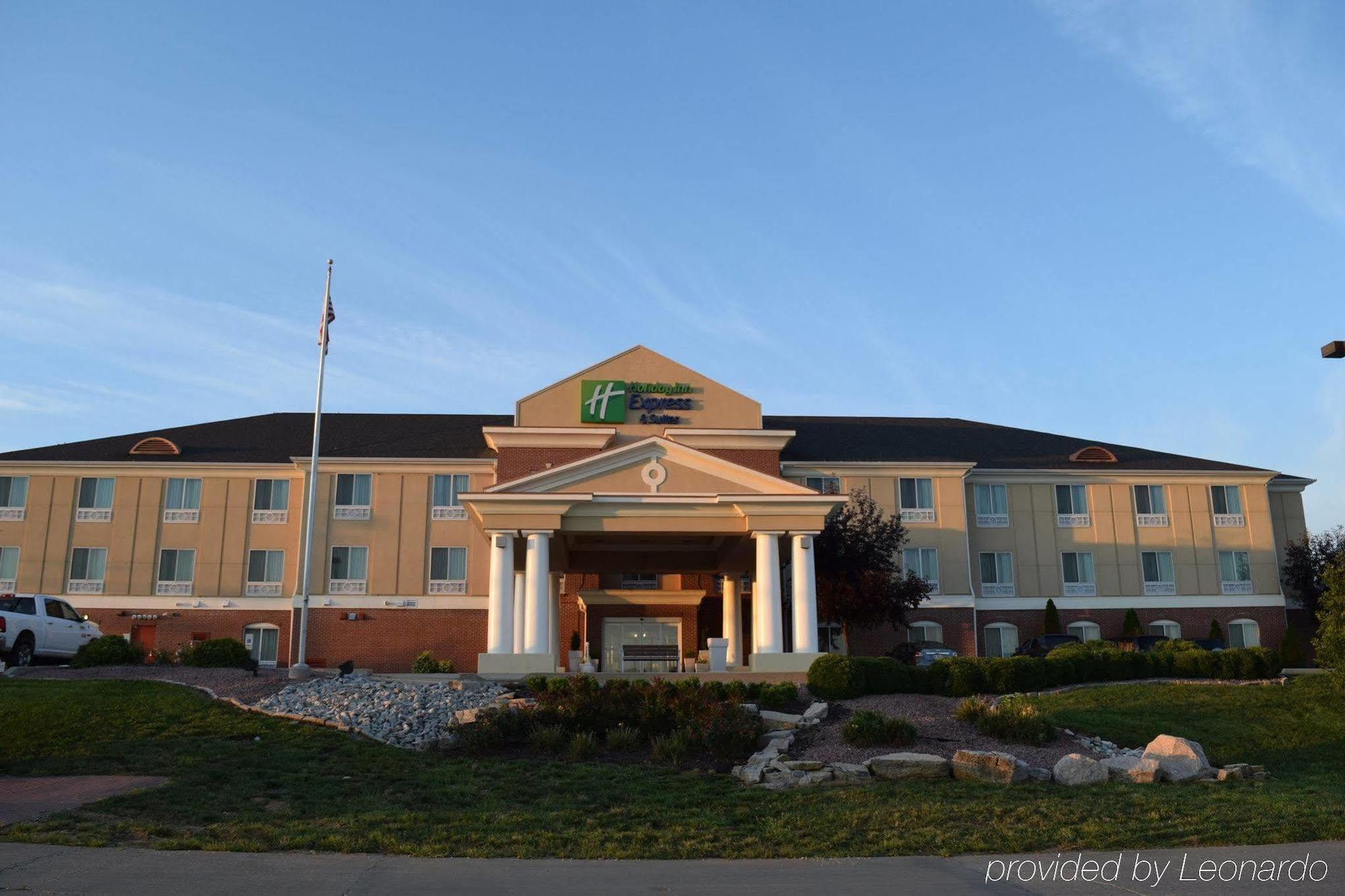 Holiday Inn Express & Suites Sparta Extérieur photo
